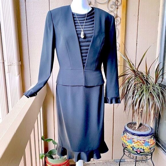 DAYMOR COUTURE JET BLACK TWO PIECE / SHORT SLEEVE LBD & TAILORED JACKET 4 - Picture 1 of 16